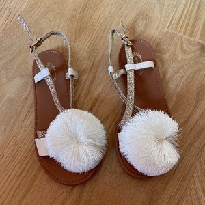 Girls size 2 Joyfolie sandals